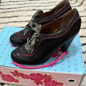 Poetic Licence London Backlash Heels size 6